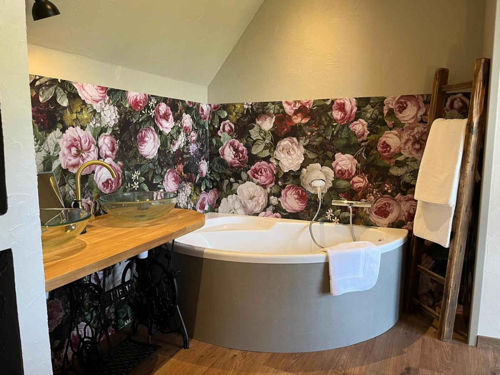 Maison D'Hote Avec Sauna Et Jacuzzi A La Campagne Les Portes du Coglais Exteriér fotografie