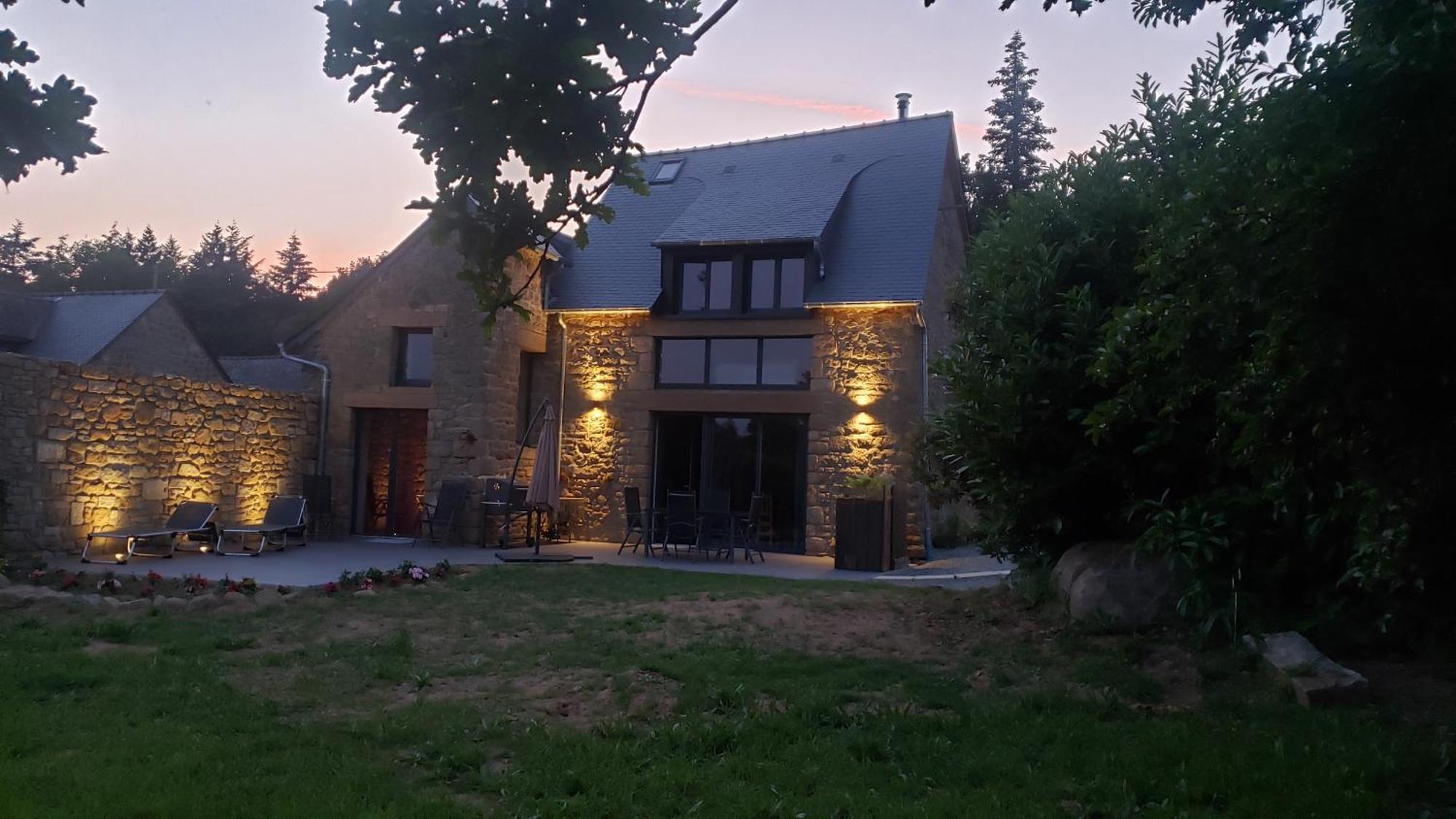 Maison D'Hote Avec Sauna Et Jacuzzi A La Campagne Les Portes du Coglais Exteriér fotografie